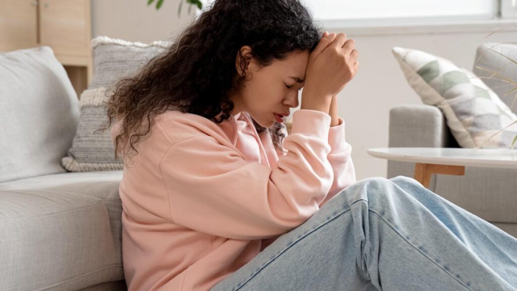 Panic attack vs anxiety attack comparison showing differences in symptoms, onset, and duration