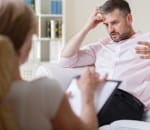 Man talking with a therapist at an alcohol counselling session in Vaughan