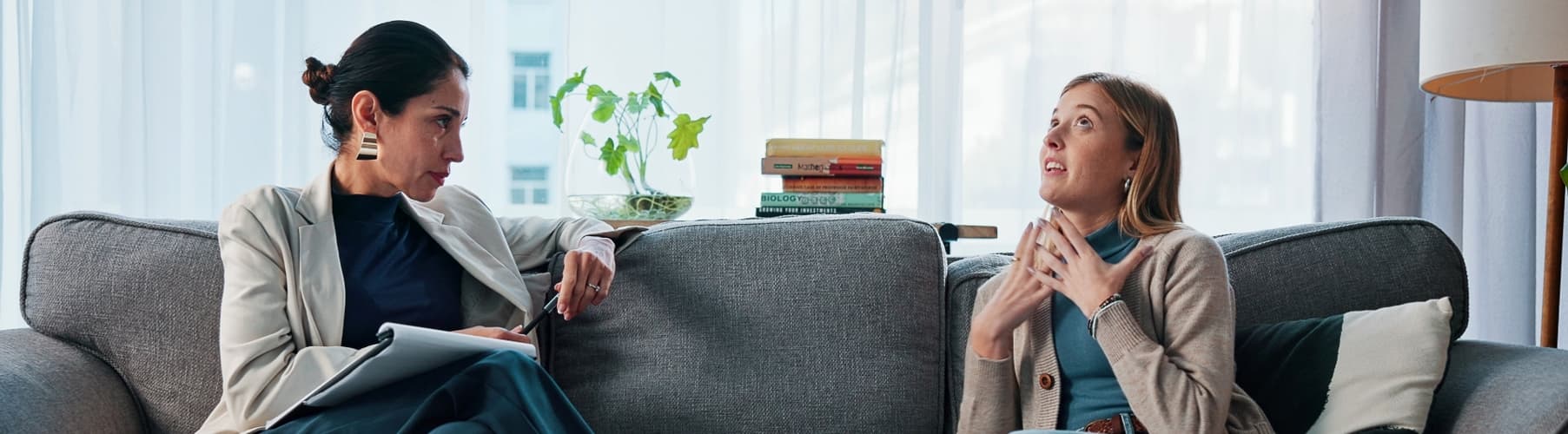 A therapist and client during a CBT therapy session in Vaughan