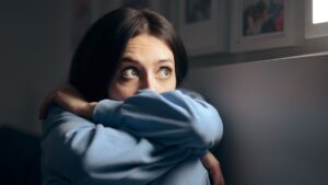 The five kinds of situation agoraphobia most often involves