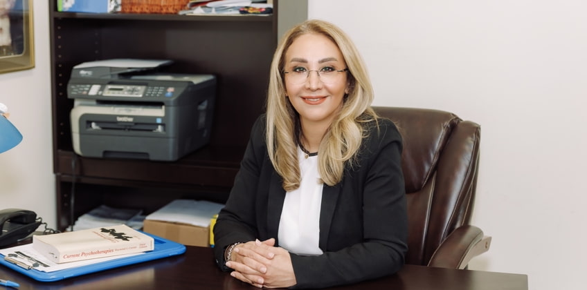 Therapist at her desk in the 101 Psychotherapy office in Vaughan
